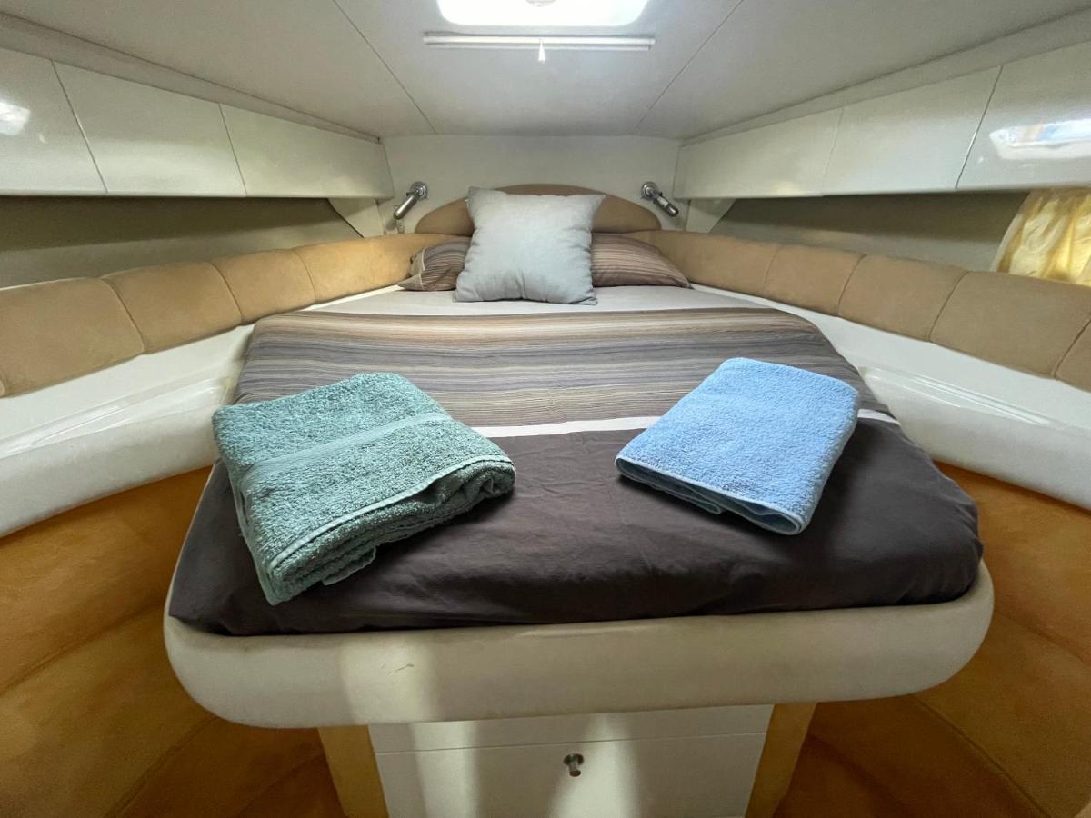 Cozy Yacht Lodge In Barcelona With Boat Tour Option ซานต์อาเตรียเดเบซอซ ภายนอก รูปภาพ